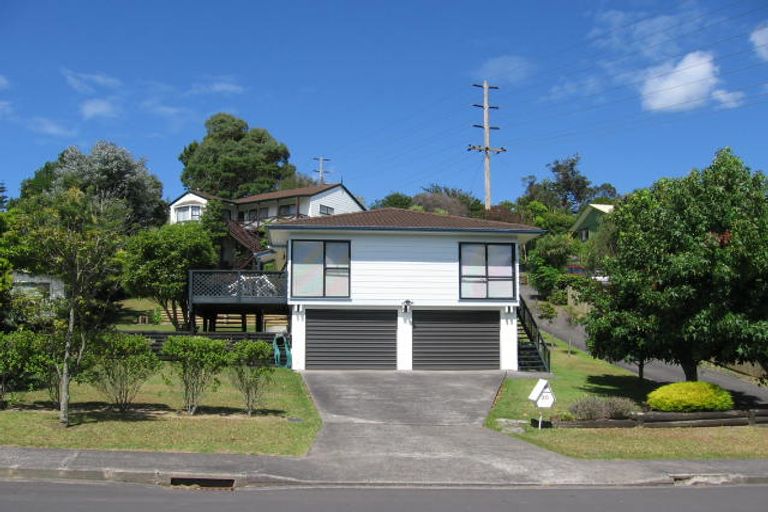 Photo of property in 35 Santiago Crescent, Unsworth Heights, Auckland, 0632