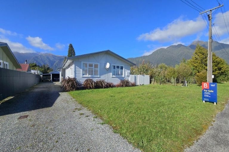 Photo of property in 7 Roberts Street, Whataroa, 7886