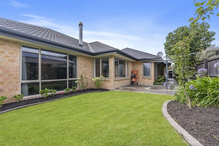 Photo of property in 19 Marlowe Place, Rolleston, 7614