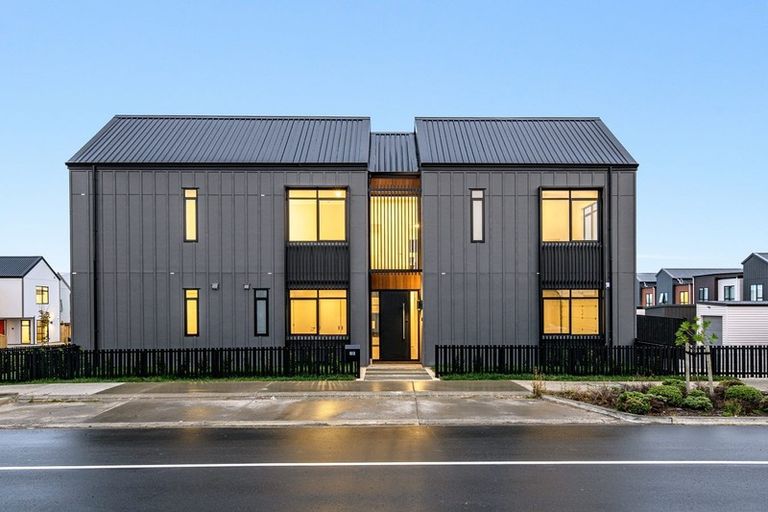 Photo of property in 2 Skua Road, Hobsonville, Auckland, 0616