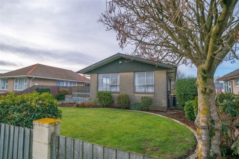 Photo of property in 24 Skerten Avenue, Hornby, Christchurch, 8042