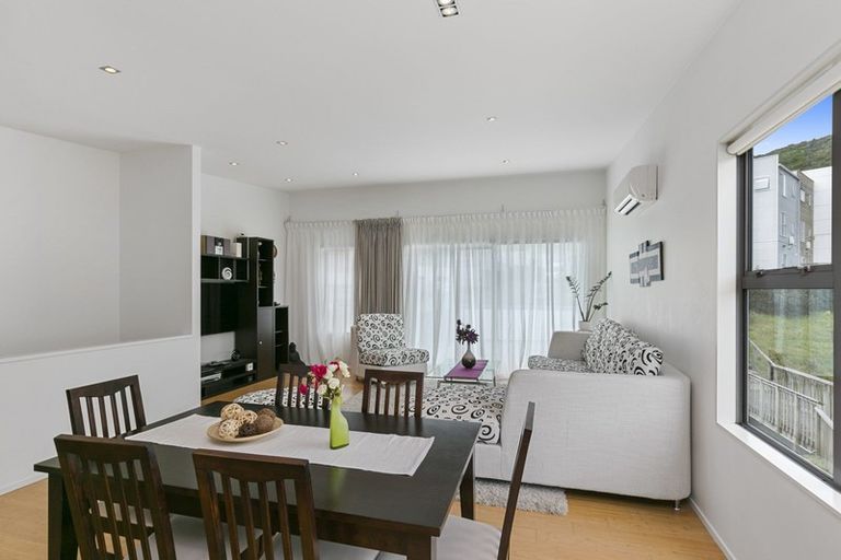 Photo of property in 82 Saddleback Grove, Karori, Wellington, 6012