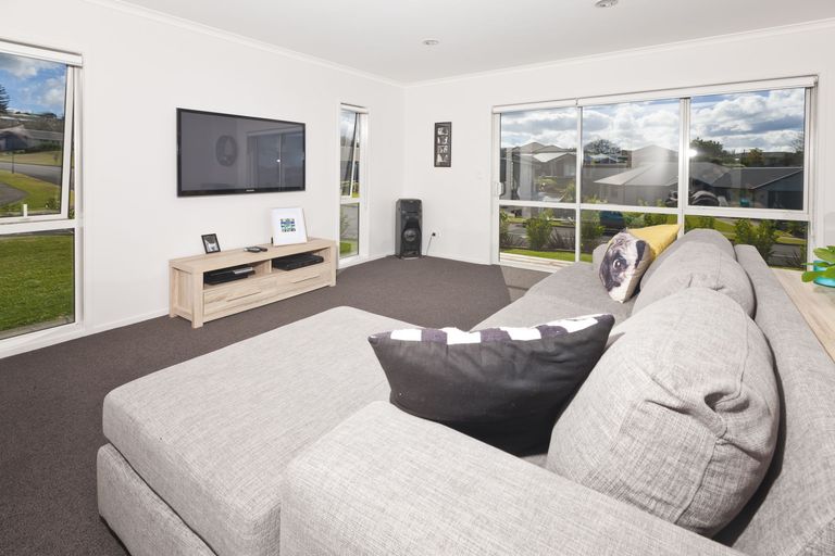 Photo of property in 1 Pinehurst Close, Te Kamo, Whangarei, 0112