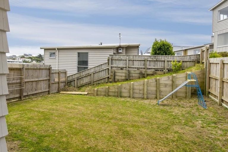Photo of property in 14 Cresswell Place, Johnsonville, Wellington, 6037