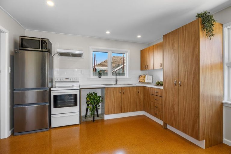 Photo of property in 17 Blankney Street, Hornby, Christchurch, 8042