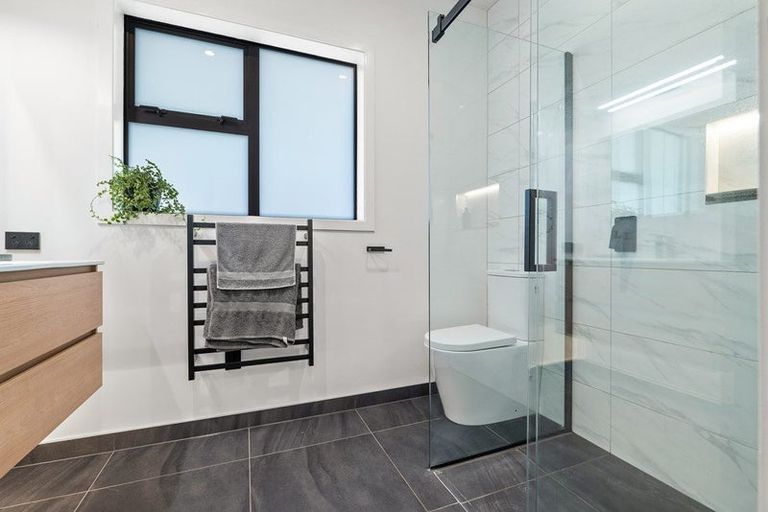 Photo of property in 12 Wilsons Road, Saint Martins, Christchurch, 8022