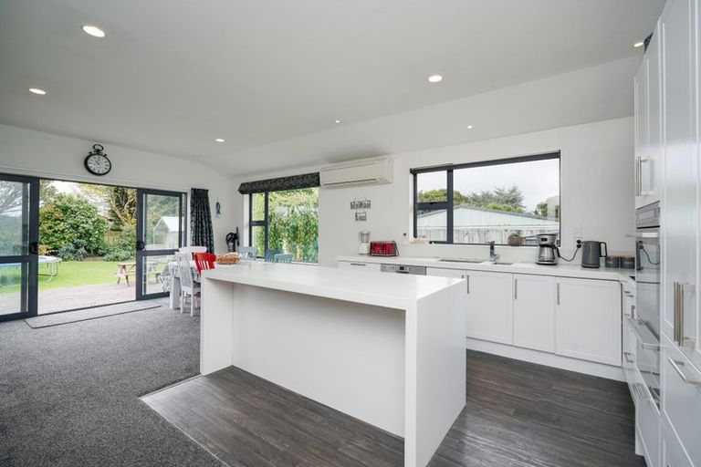 Photo of property in 64 Watt Road, Otatara, Invercargill, 9879
