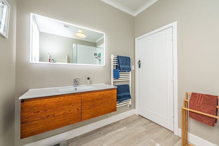 Photo of property in 2 Kent Road, Saint Johns Hill, Whanganui, 4501