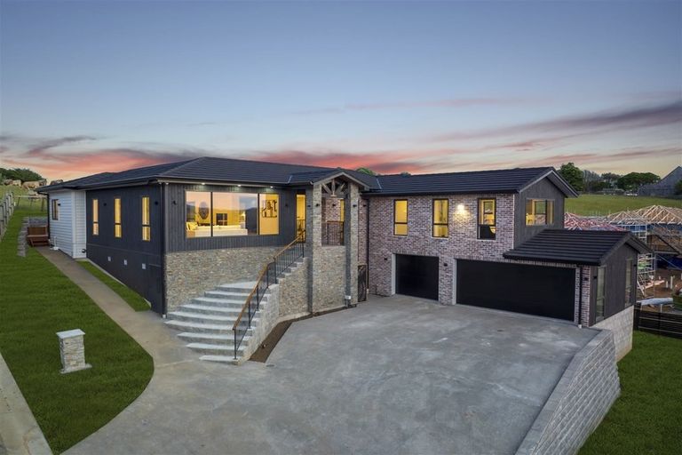 Photo of property in 118 Lisle Farm Drive, Pukekohe, 2120