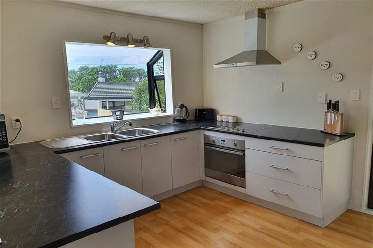 Photo of property in 1/39 Jaemont Avenue, Te Atatu South, Auckland, 0610