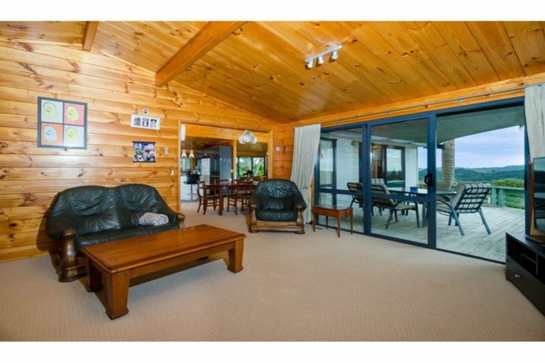 Photo of property in 535 Peak Road, Helensville, 0875