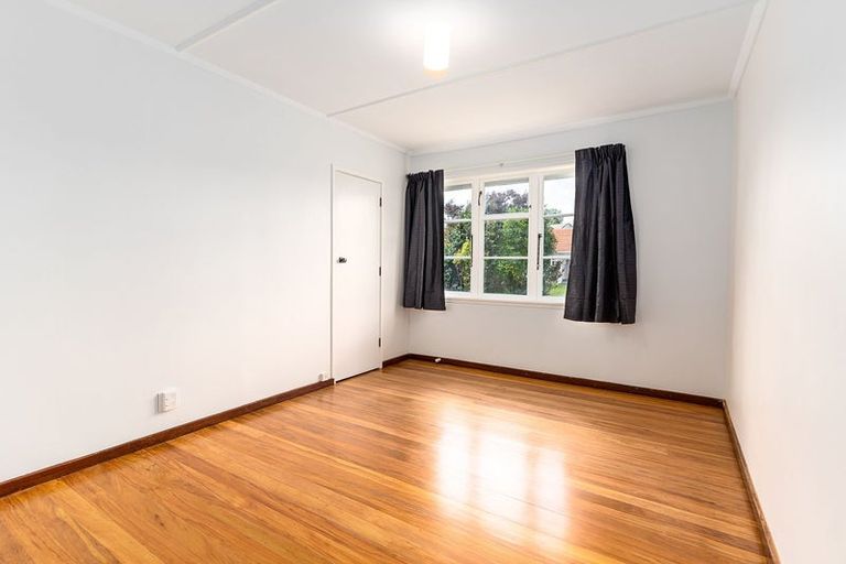 Photo of property in 22 Moheke Avenue, Roslyn, Palmerston North, 4414