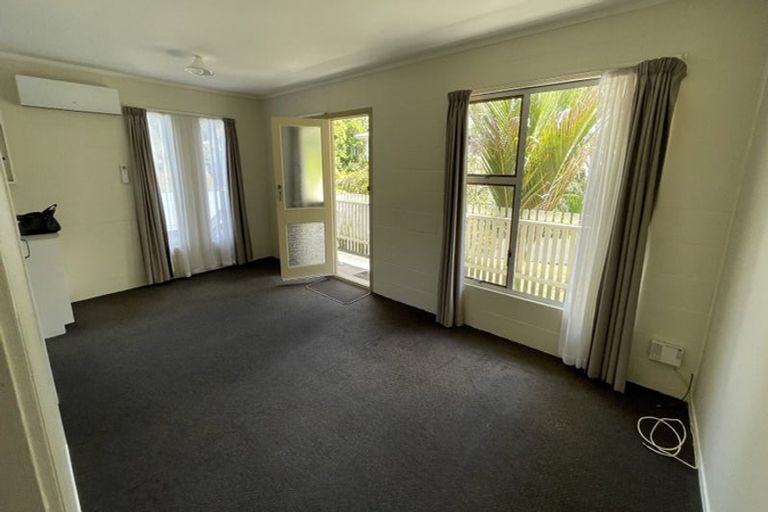 Photo of property in 4 Wyvern Place, Glenfield, Auckland, 0629