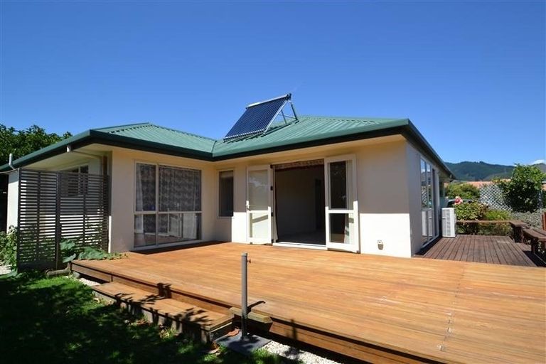 Photo of property in 33 Maple Crescent, Richmond, 7020