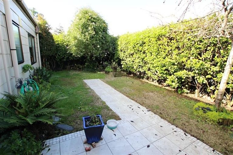 Photo of property in 16/58 Manuroa Road, Takanini, 2112