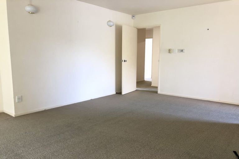 Photo of property in 10 Copplestone Place, New Lynn, Auckland, 0600