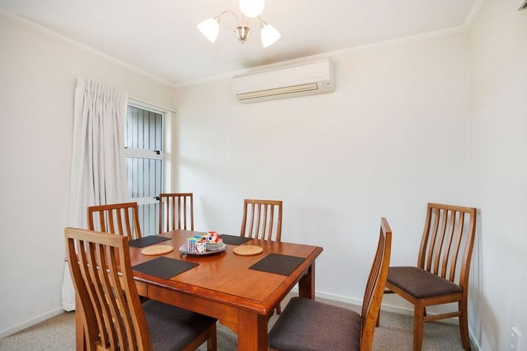 Photo of property in 2 Wharite Place, Awapuni, Palmerston North, 4412
