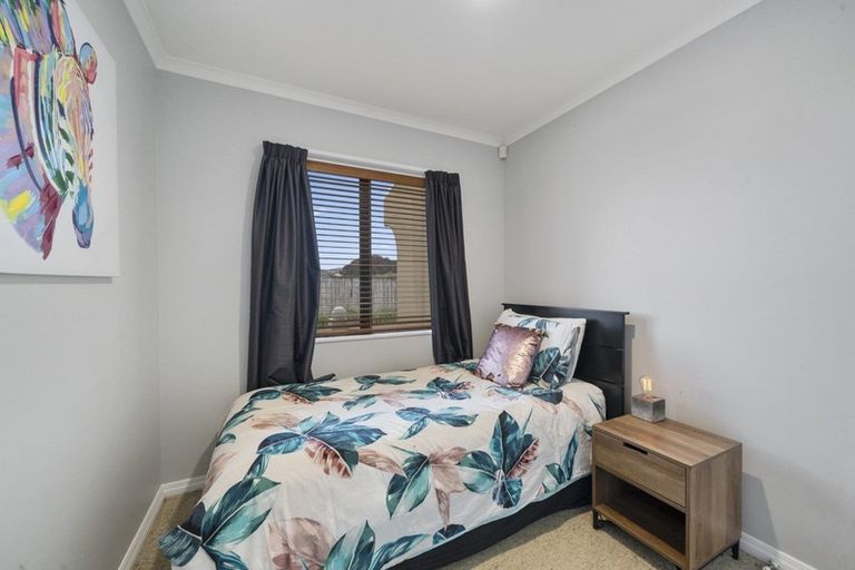 Photo of property in 144 Guildford Drive, Paraparaumu Beach, Paraparaumu, 5032