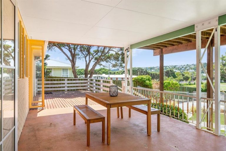 Photo of property in 63 Te Pene Avenue, Titahi Bay, Porirua, 5022