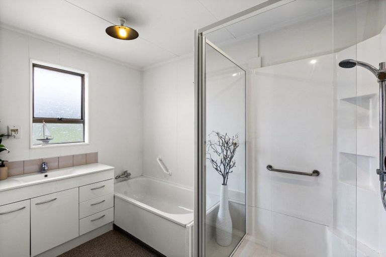 Photo of property in 50a Avenue Road, Greenmeadows, Napier, 4112