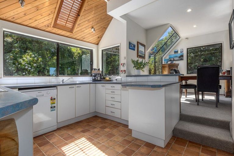 Photo of property in 21 Gordon Road, Plimmerton, Porirua, 5026