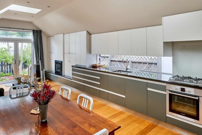 Photo of property in 63 Brougham Street, Mount Victoria, Wellington, 6011