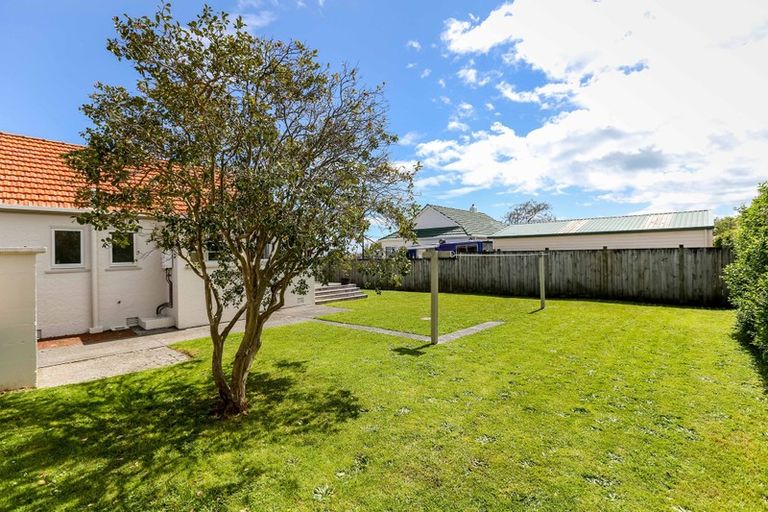 Photo of property in 141 Tukapa Street, Westown, New Plymouth, 4310
