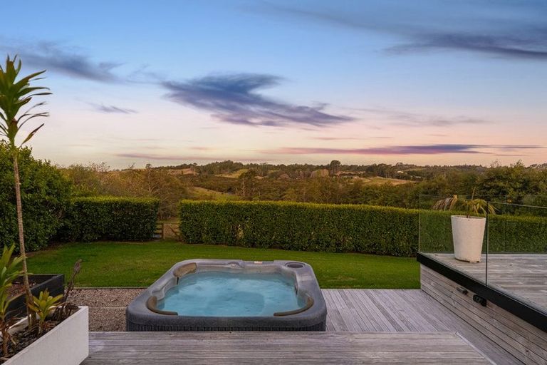 Photo of property in 466 Whitehills Road, Waitoki, Silverdale, 0994