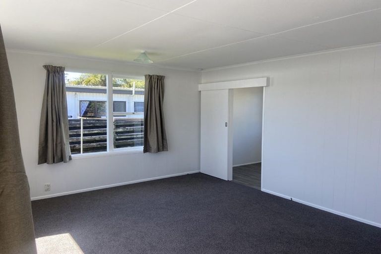 Photo of property in 403 Hobsonville Road, Hobsonville, Auckland, 0618