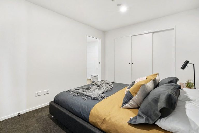 Photo of property in 2/9g East Street, Papakura, 2110