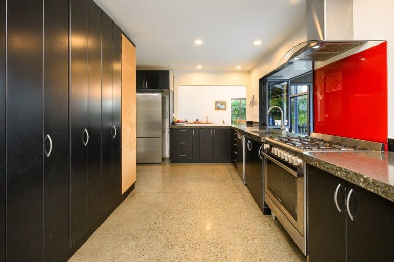 Photo of property in 151 Summerhill Drive, Fitzherbert, Palmerston North, 4410