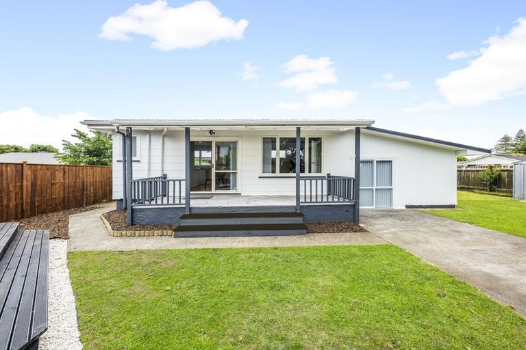 Photo of property in 1/13 Blanes Road, Weymouth, Auckland, 2103