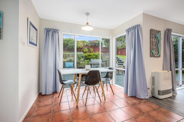 Photo of property in 2 Portage Place, Whitby, Porirua, 5024