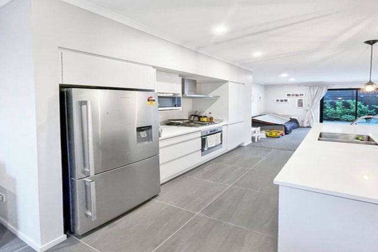 Photo of property in 4 Tuamaka Lane, Hobsonville, Auckland, 0616