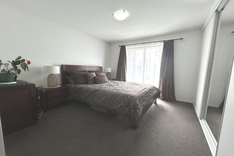 Photo of property in 20 Larne Place, Belfast, Christchurch, 8051