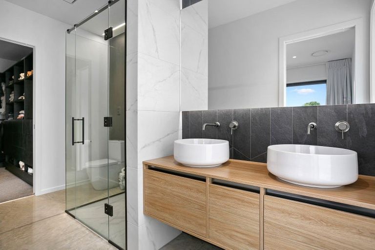 Photo of property in 1/45 Saint Kilda Road, Cambridge, 3434