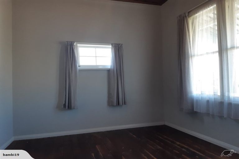 Photo of property in 22 Ross Street, Marton, 4710