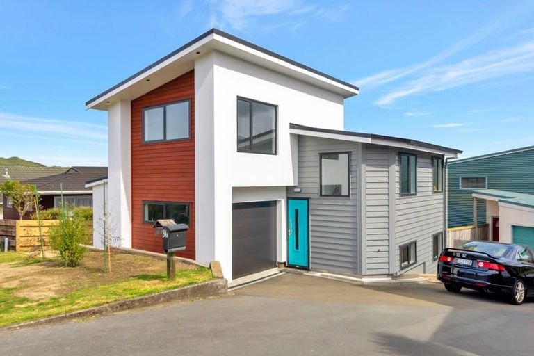 Photo of property in 84a Stewart Drive, Newlands, Wellington, 6037