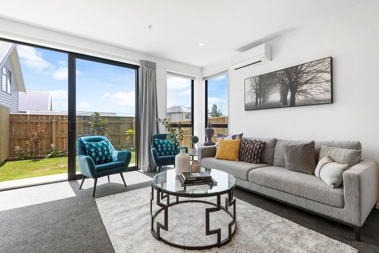 Photo of property in 62u1 Spenmoor Street, Newlands, Wellington, 6037