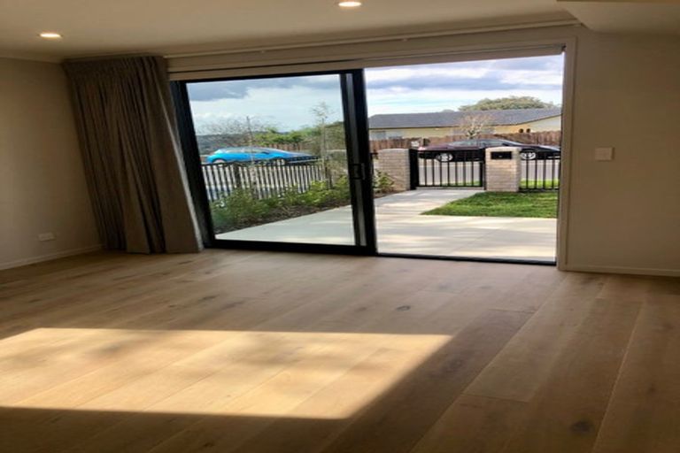Photo of property in 2 Patariki Way, Beach Haven, Auckland, 0626