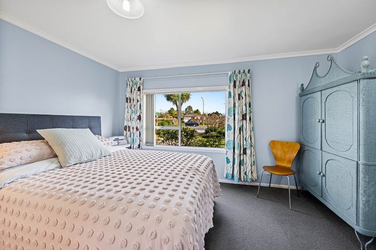 Photo of property in 15 Pukatea Street, Inglewood, 4330