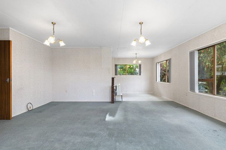 Photo of property in 11 Tui Place, Waiuku, 2123