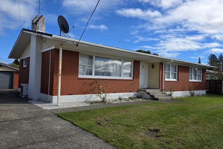 Photo of property in 12 Martin Street, Utuhina, Rotorua, 3015