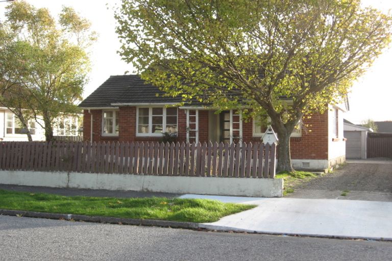 Photo of property in 1 Mayo Grove, Naenae, Lower Hutt, 5011