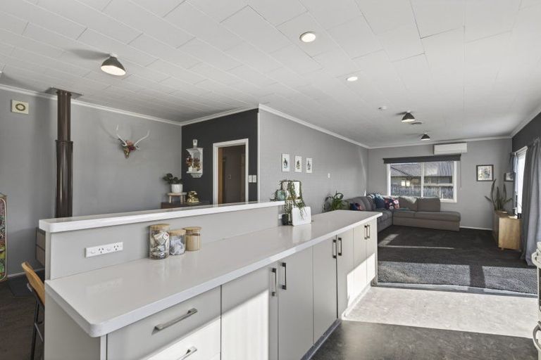 Photo of property in 535 Manutahi Road, Lepperton, New Plymouth, 4373