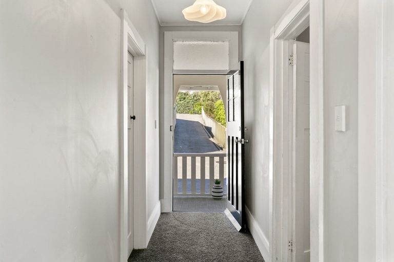 Photo of property in 7 Omar Street, Khandallah, Wellington, 6035