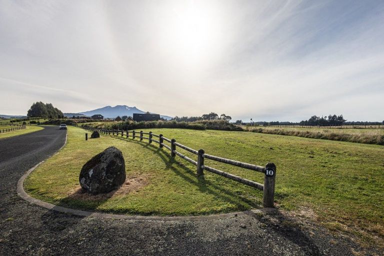 Photo of property in 10/76 Ruapehu Road, Ohakune, 4625