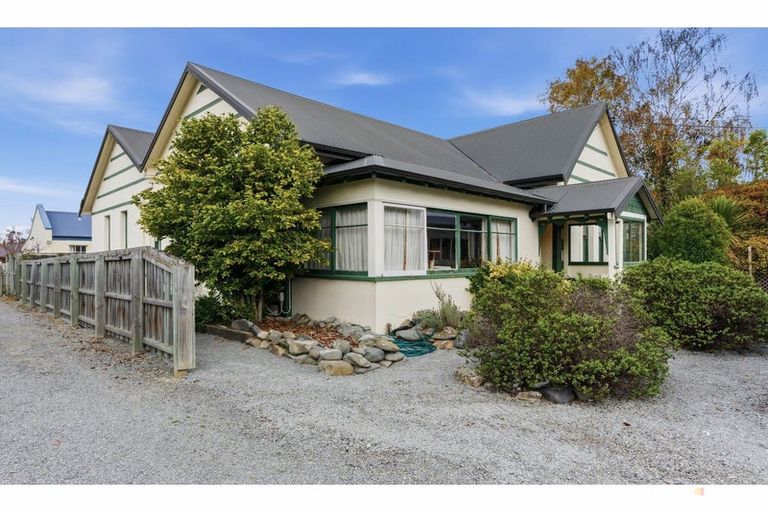 Photo of property in 15 Jollie Street, Geraldine, 7930
