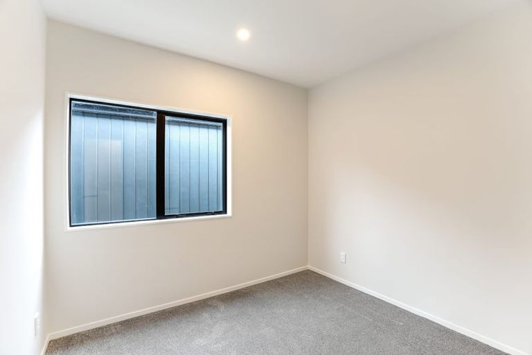 Photo of property in 15 Horokaka Street, Massey, Auckland, 0614