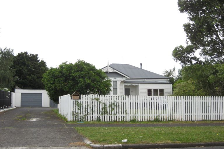 Photo of property in 85 Kayes Road, Pukekohe, 2120